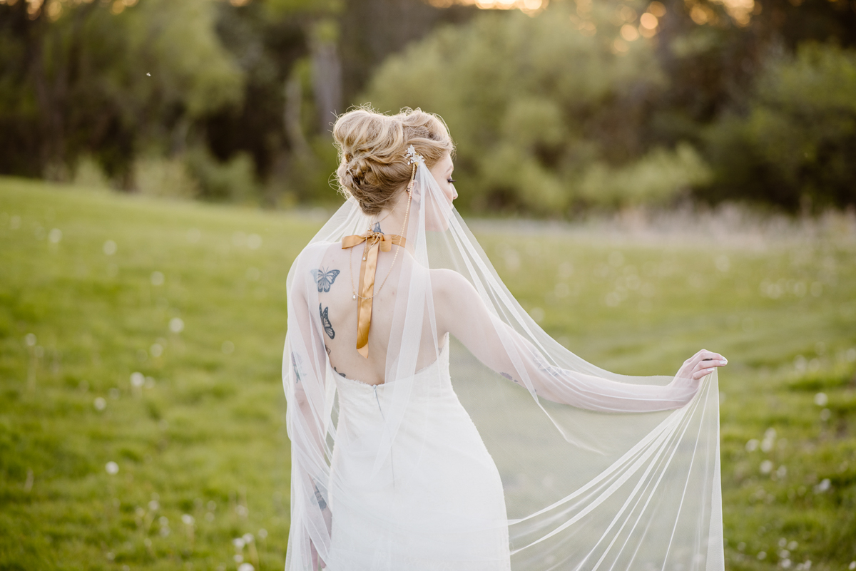 khristel-studios-vineyard-bride-swish-list-ravine-vineyard-niagara-on-the-lake-wedding-editorial-36.jpg