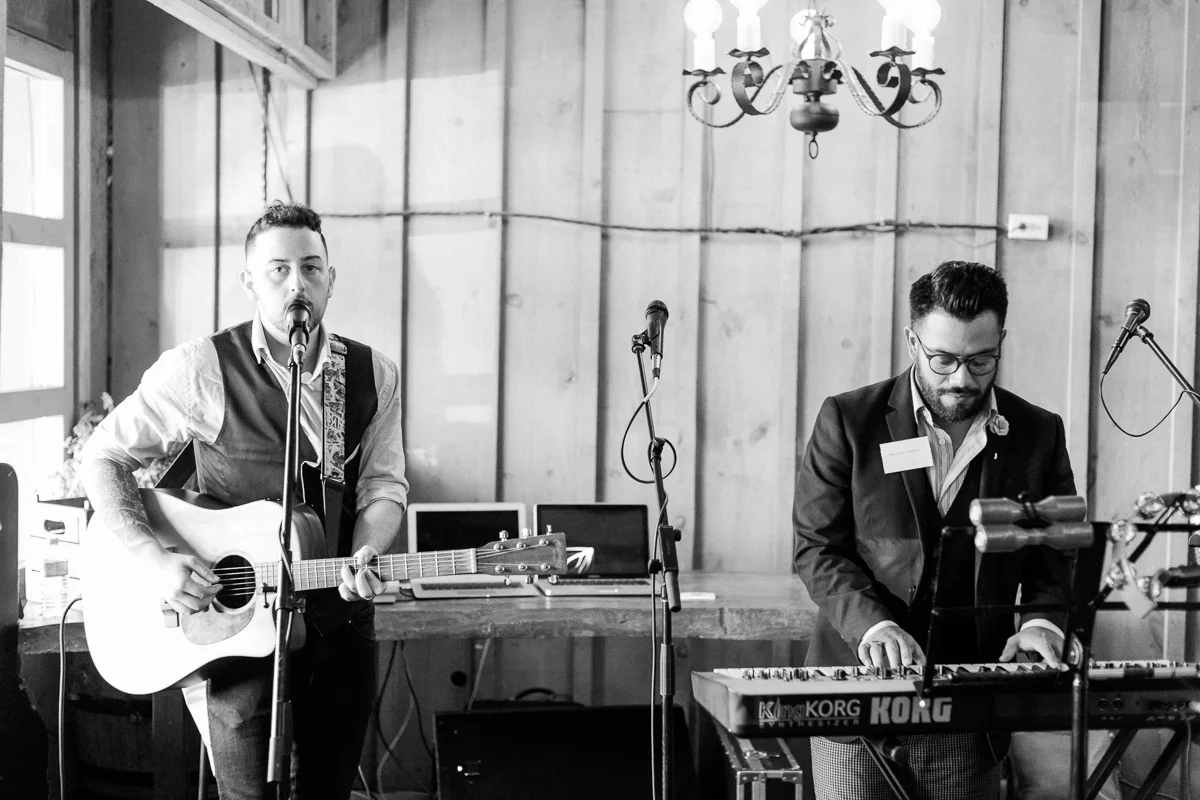 the-first-look-vineyard-bride-swish-list-kurtz-orchards-market-niagara-on-the-lake-wedding-show-38.jpg