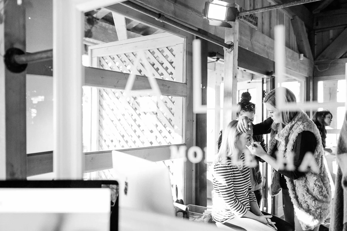 the-first-look-vineyard-bride-swish-list-kurtz-orchards-market-niagara-on-the-lake-wedding-show-43.jpg
