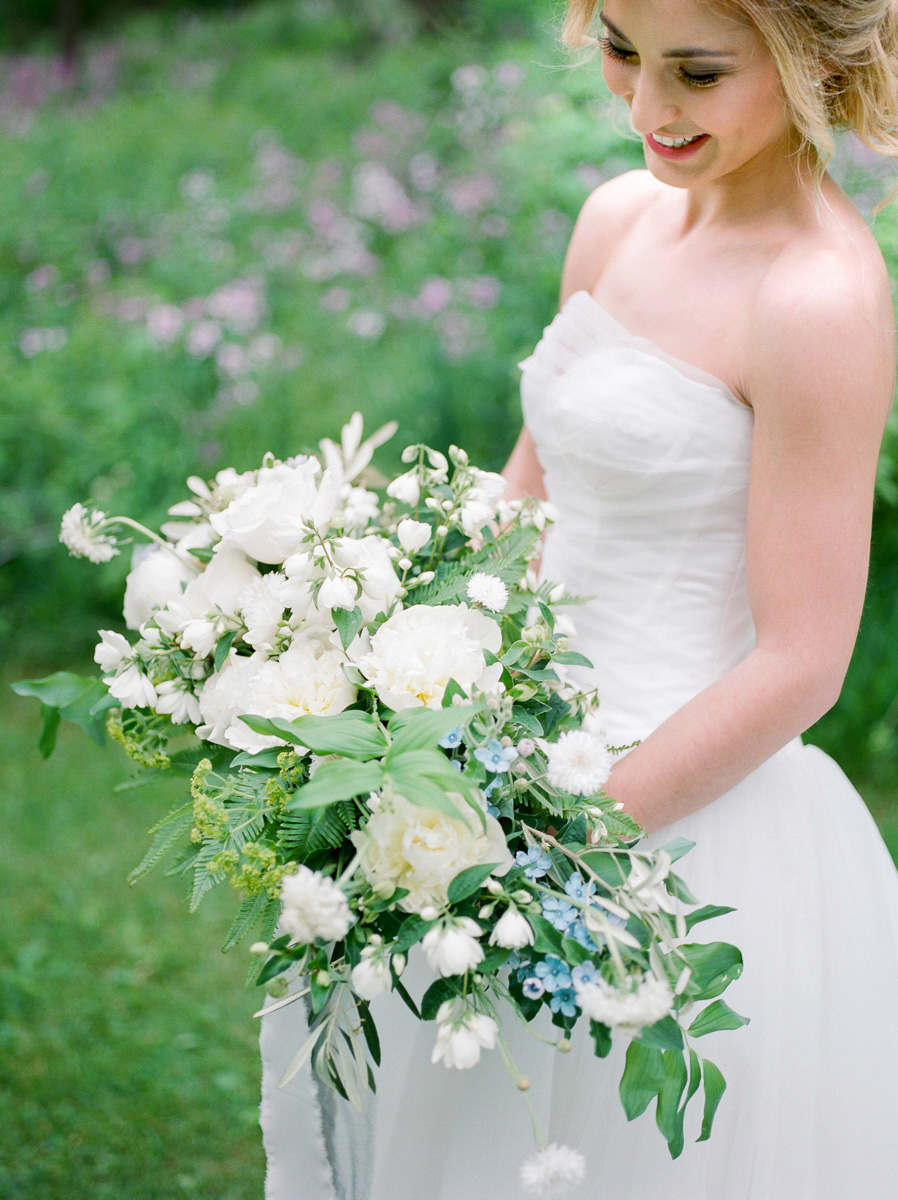 carolyn-bentum-photography-vineyard-bride-swish-list-westover-inn-st-marys-wedding-editorial-23.jpg