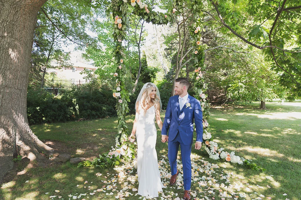 erin-blackwood-photography-vineyard-bride-swish-list-kurtz-orchards-market-niagara-on-the-lake-wedding-27.jpg