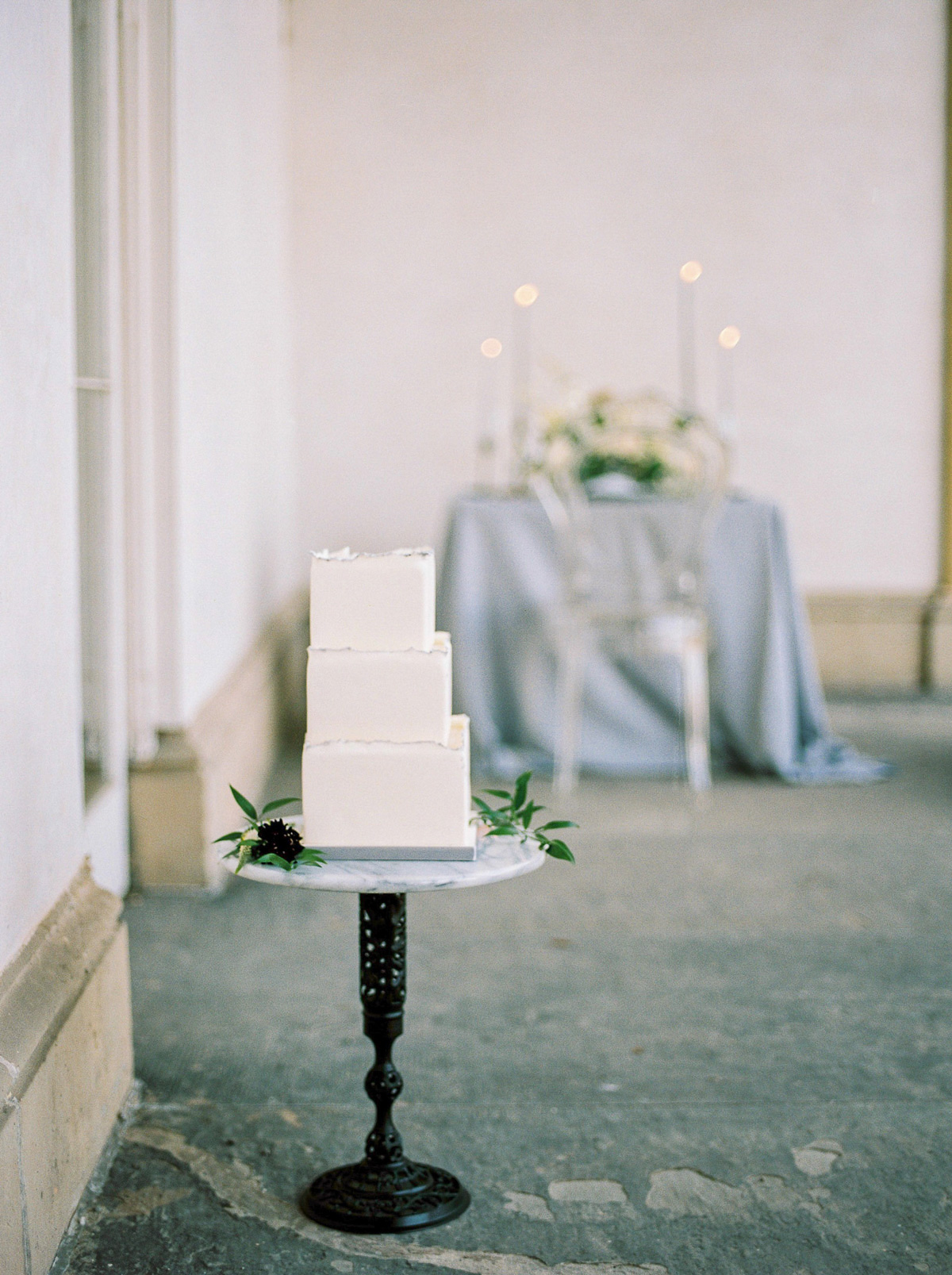 kurtz-orpia-photography-vineyard-bride-swish-list-dundurn-castle-dundas-wedding-editorial-9.jpg