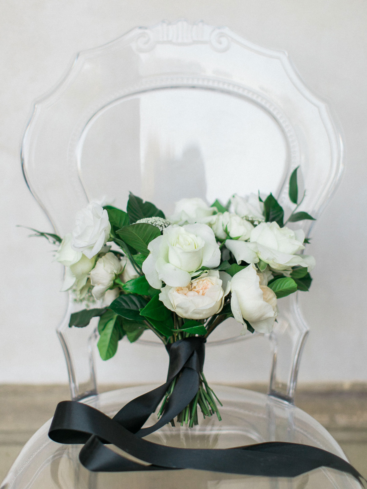 kurtz-orpia-photography-vineyard-bride-swish-list-dundurn-castle-dundas-wedding-editorial-15.jpg