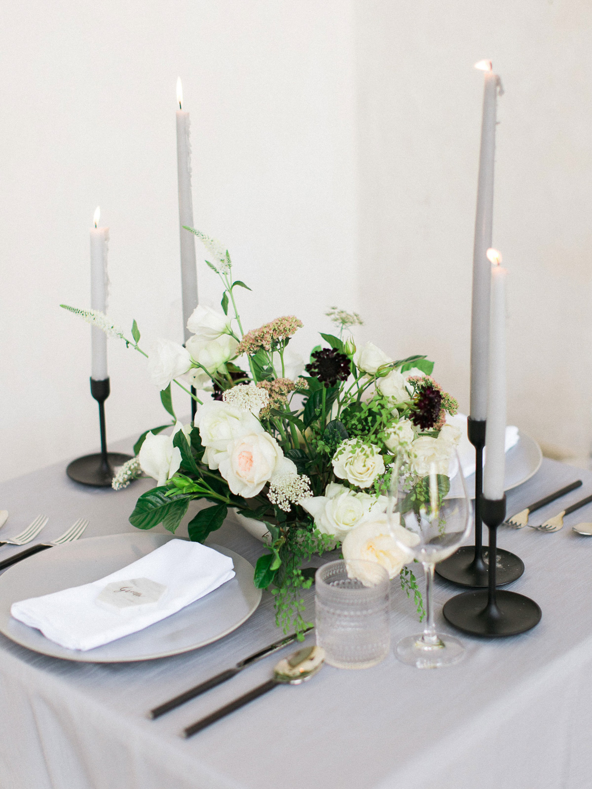 kurtz-orpia-photography-vineyard-bride-swish-list-dundurn-castle-dundas-wedding-editorial-33.jpg