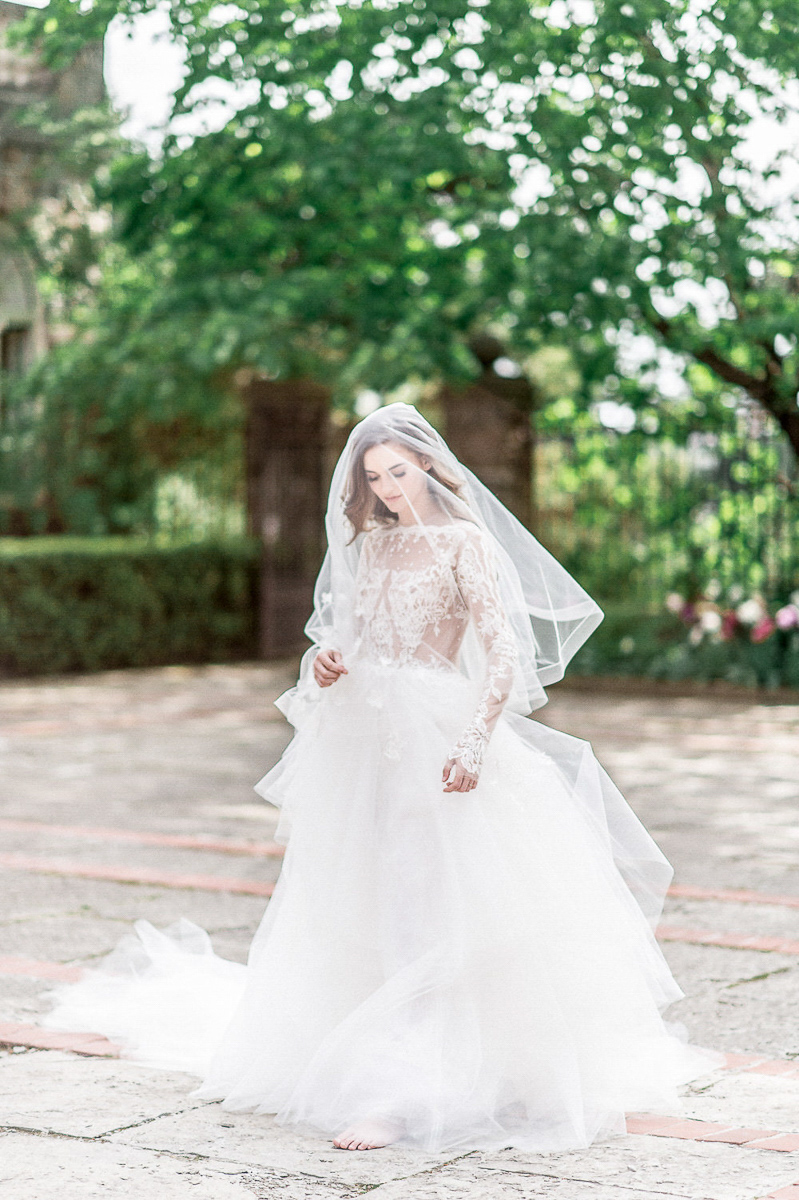 EDITORIAL // ROMANTIC WEDDING INSPIRATION AT GRAYDON HALL MANOR ...