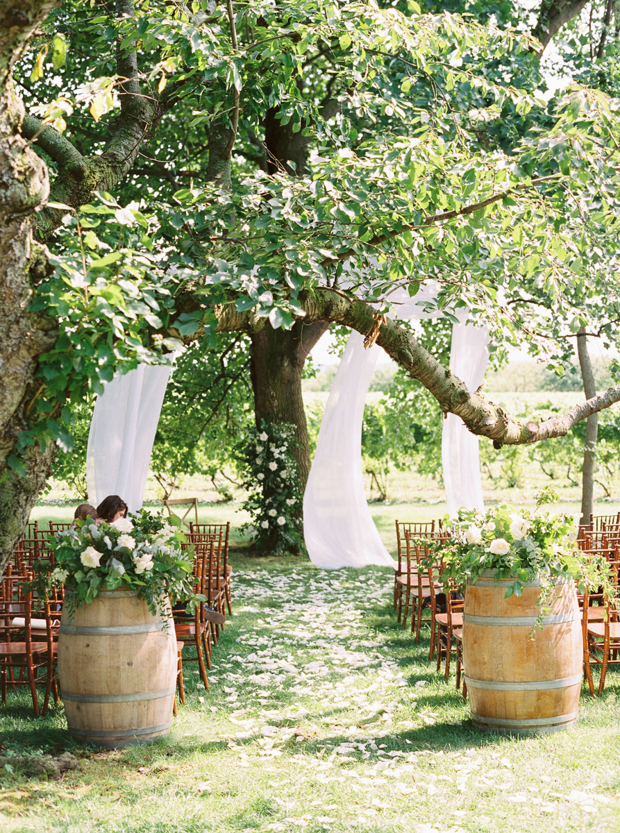 andrew-mark-photography-vineyard-bride-swish-list-kurtz-orchards-niagara-on-the-lake-wedding-42.jpg