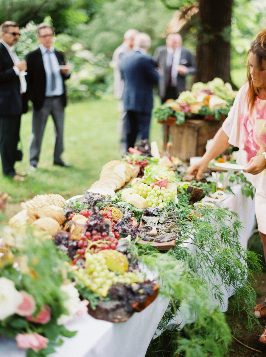 andrew-mark-photography-vineyard-bride-swish-list-kurtz-orchards-niagara-on-the-lake-wedding-54.jpg