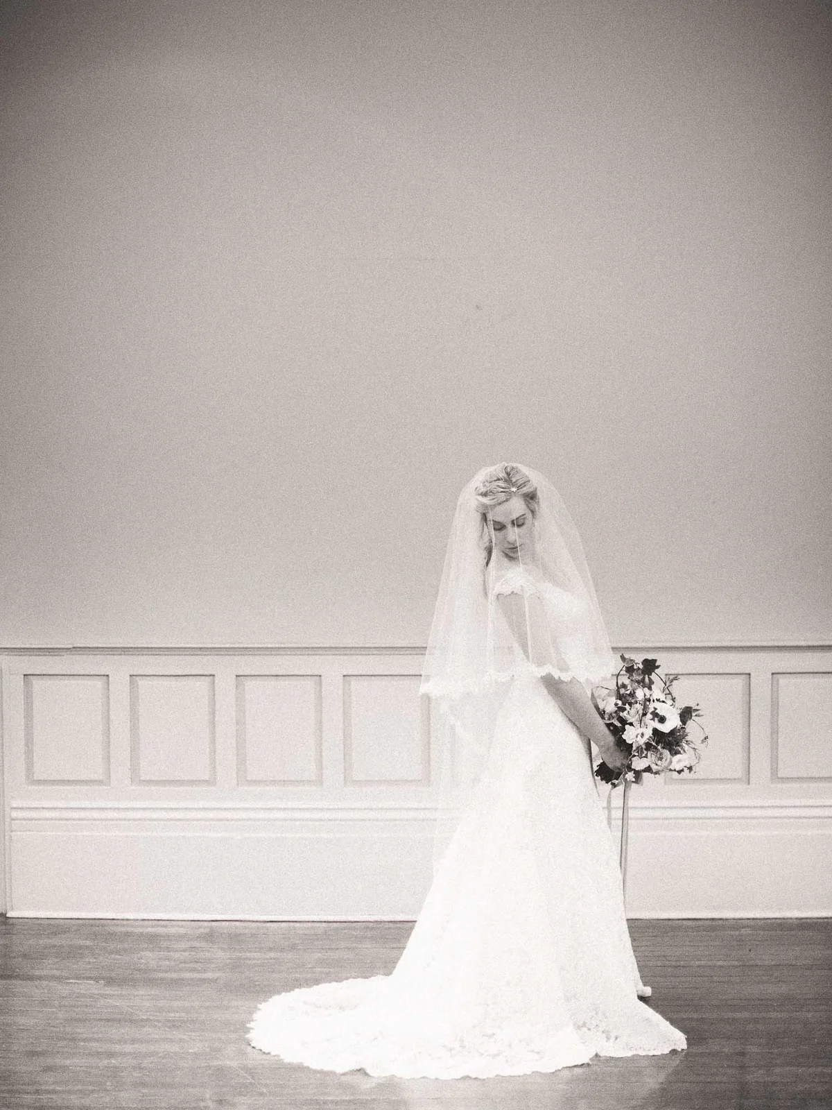 andrew-mark-photography-vineyard-bride-swish-list-niagara-on-the-lake-courthouse-niagara-wedding-21.jpg