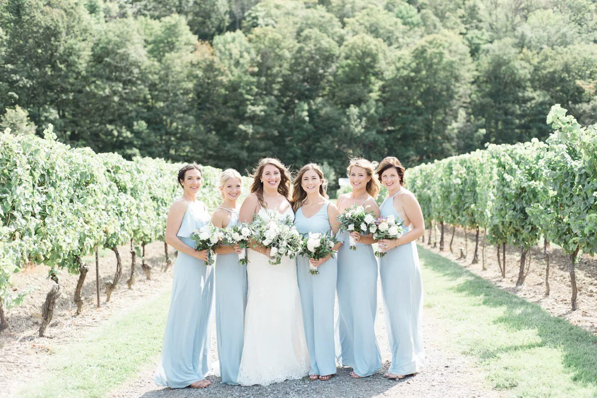 emily-jean-photography-vineyard-bride-swish-list-inn-on-the-twenty-cave-springs-winery-jordan-wedding-19.jpg