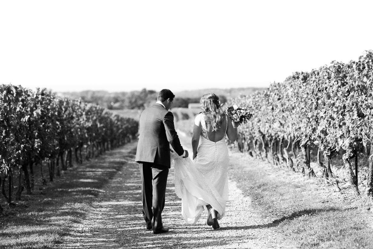 emily-jean-photography-vineyard-bride-swish-list-inn-on-the-twenty-cave-springs-winery-jordan-wedding-65.jpg