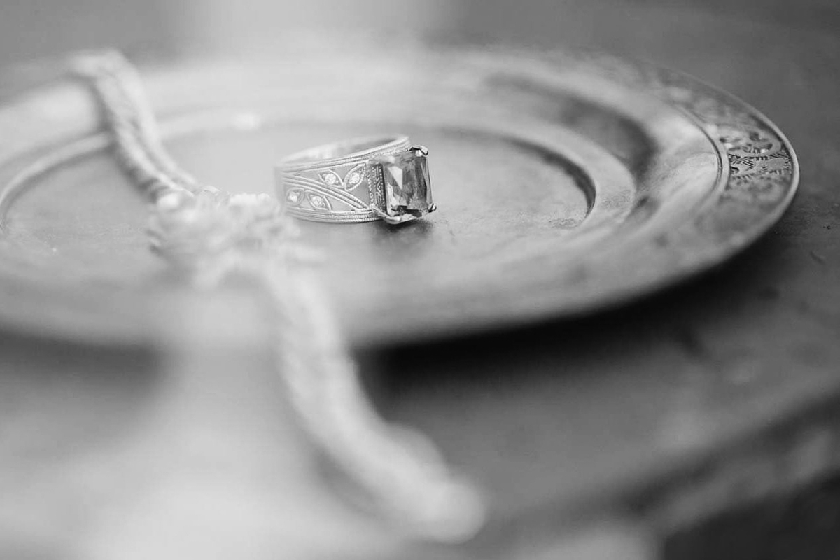 jessica-little-photography-vineyard-bride-swish-list-niagara-editorial-3.jpg