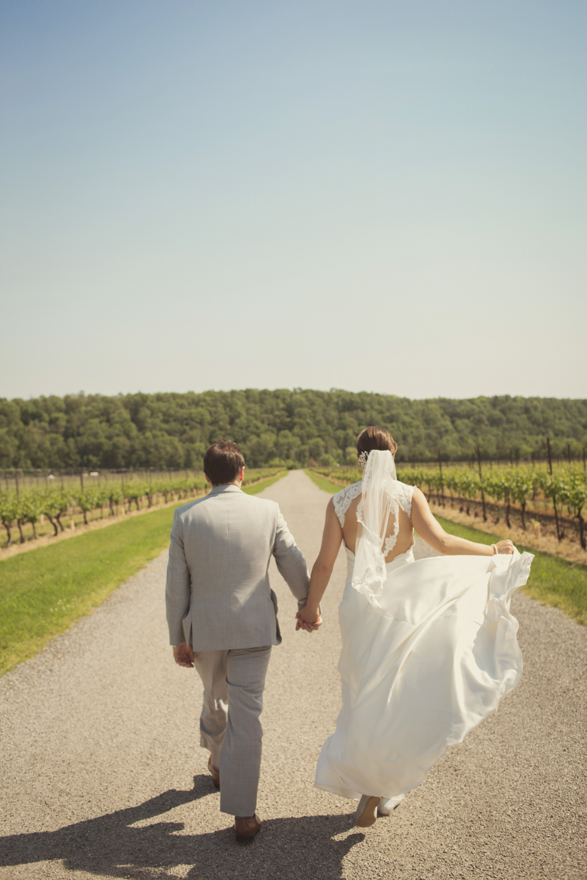 tied-photo-and-film-vineyard-bride-swish-list-inn-on-the-twenty-jordan-wedding-36.jpg