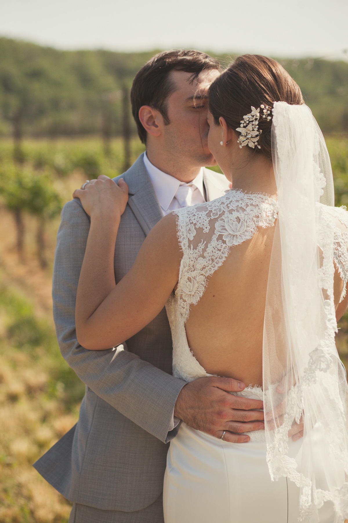 tied-photo-and-film-vineyard-bride-swish-list-inn-on-the-twenty-jordan-wedding-44.jpg
