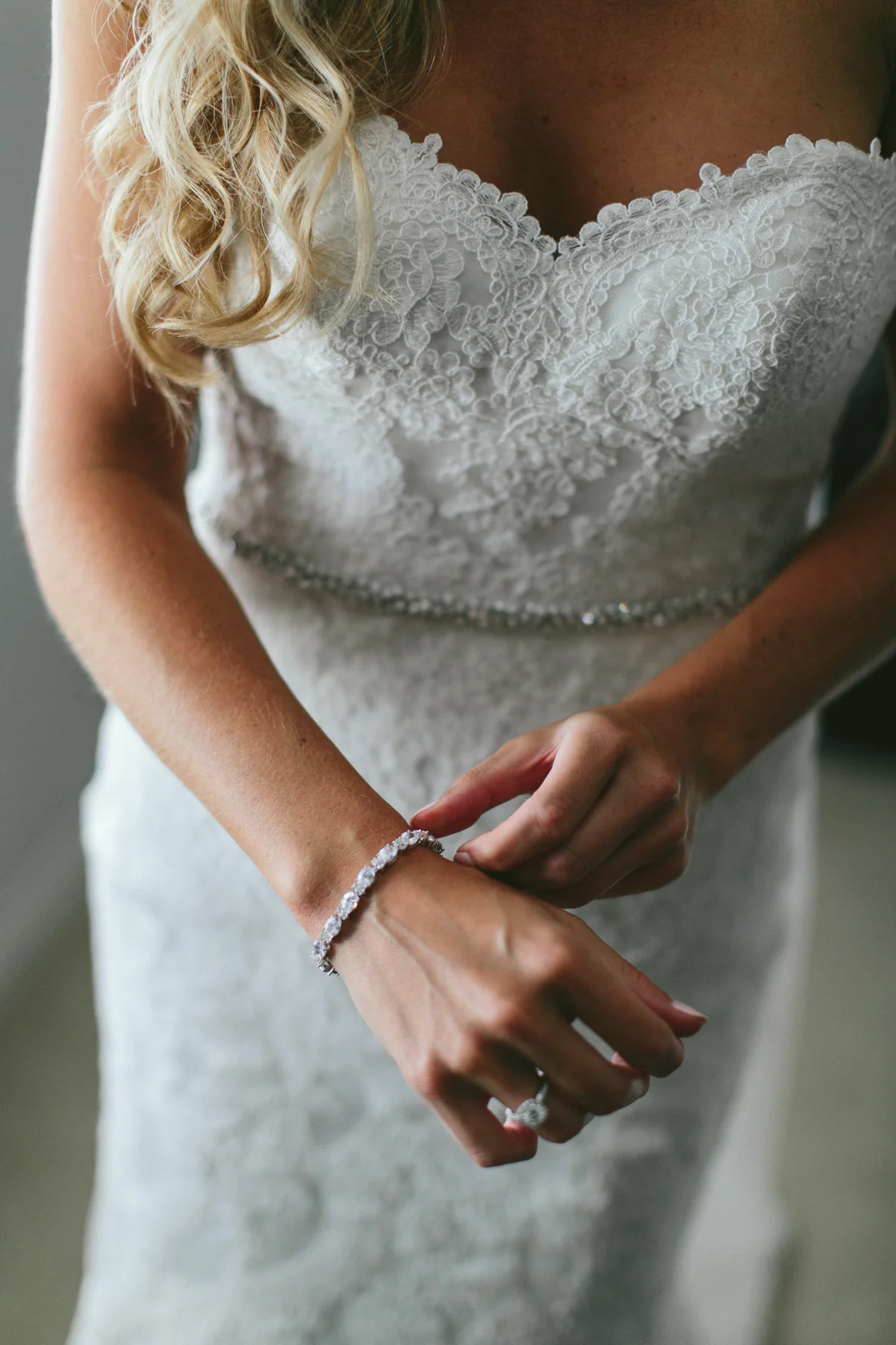 brandon-scott-photography-vineyard-bride-swish-list-stratus-vineyard-niagara-on-the-lake-wedding-6.jpg