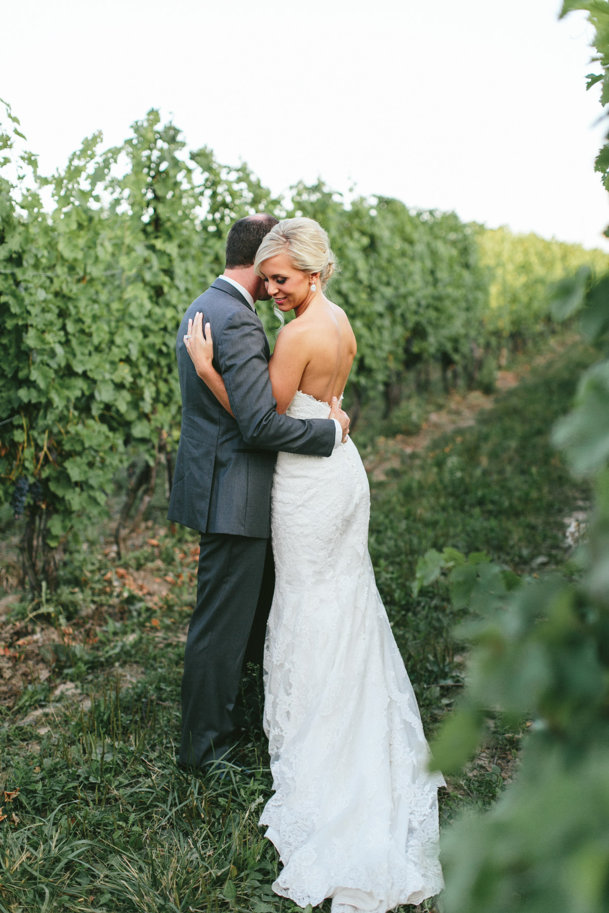 brandon-scott-photography-vineyard-bride-swish-list-stratus-vineyard-niagara-on-the-lake-wedding-41.jpg