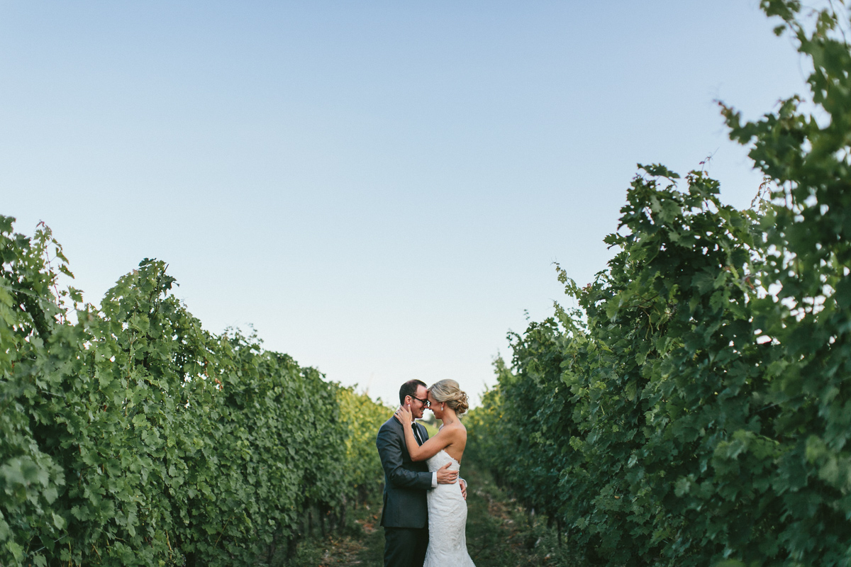 brandon-scott-photography-vineyard-bride-swish-list-stratus-vineyard-niagara-on-the-lake-wedding-42.jpg