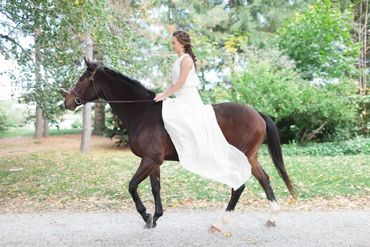 jennifer-xu-photography-vineyard-bride-swish-list-kurtz-orchards-niagara-on-the-lake-editorial-10.jpg