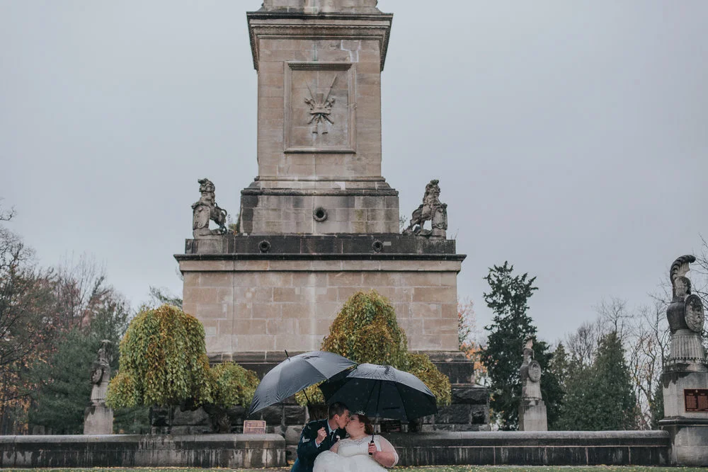 darling-mine-photography-vineyard-bride-swish-list-old-courthouse-niagara-on-the-lake-wedding-15.jpg