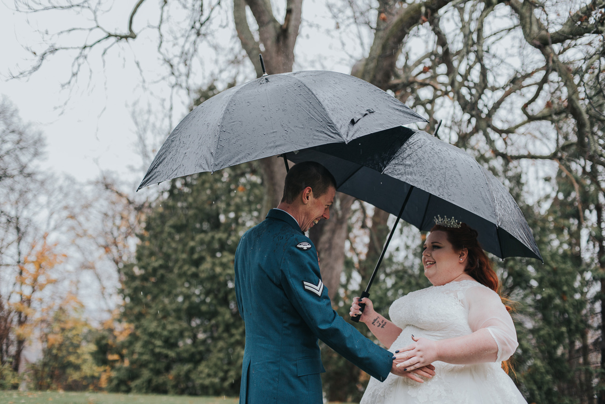 darling-mine-photography-vineyard-bride-swish-list-old-courthouse-niagara-on-the-lake-wedding-12.jpg