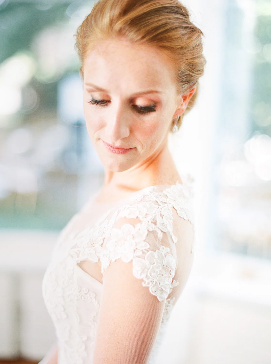 andrew-mark-photography-vineyard-bride-swish-list-the-grand-victorian-niagara-on-the-lake-wedding-18.jpg