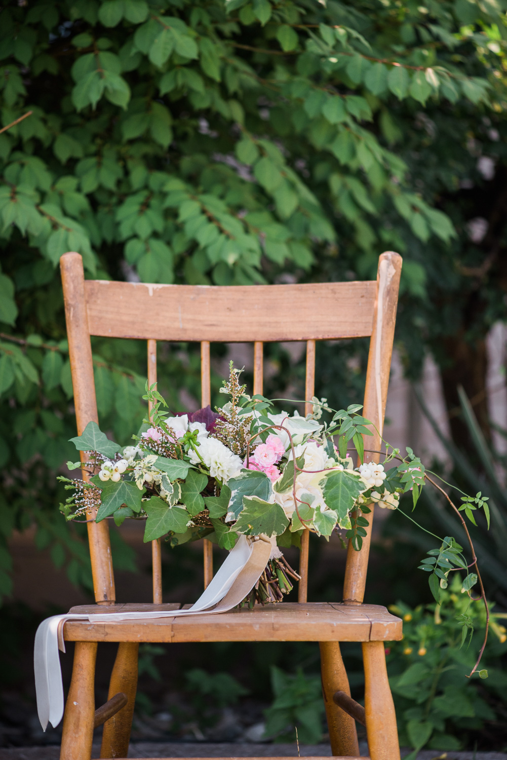 love-always-photography-vineyard-bride-swish-list-small-talk-winery-niagara-on-the-lake-engagement-3.jpg