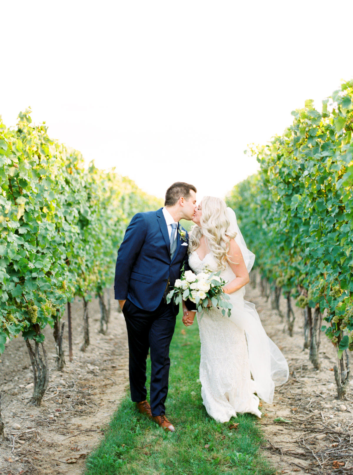 vineyard-bride-kayla-yestal-outdoor-summer-wedding-honsberger-estate-winery-niagara-toronto-vendor-0037.jpg