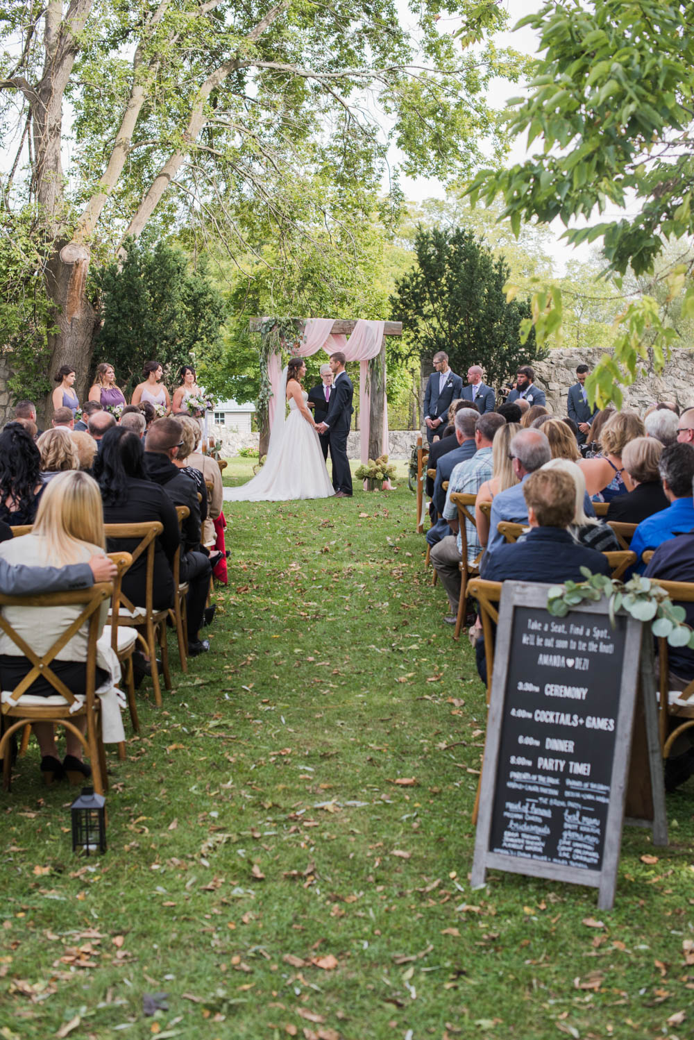 vineyard-bride-love-always-photography-ruthven-park-caygua-niagara-wedding-venue-toronto-southern-ontario028.jpg