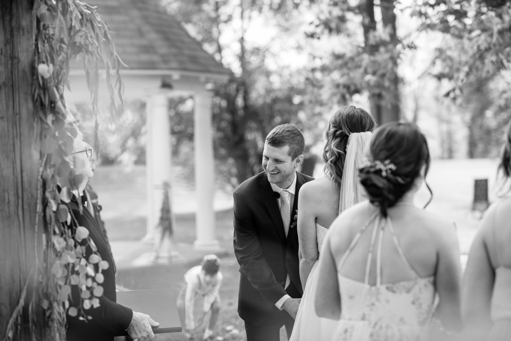 vineyard-bride-love-always-photography-ruthven-park-caygua-niagara-wedding-venue-toronto-southern-ontario030.jpg