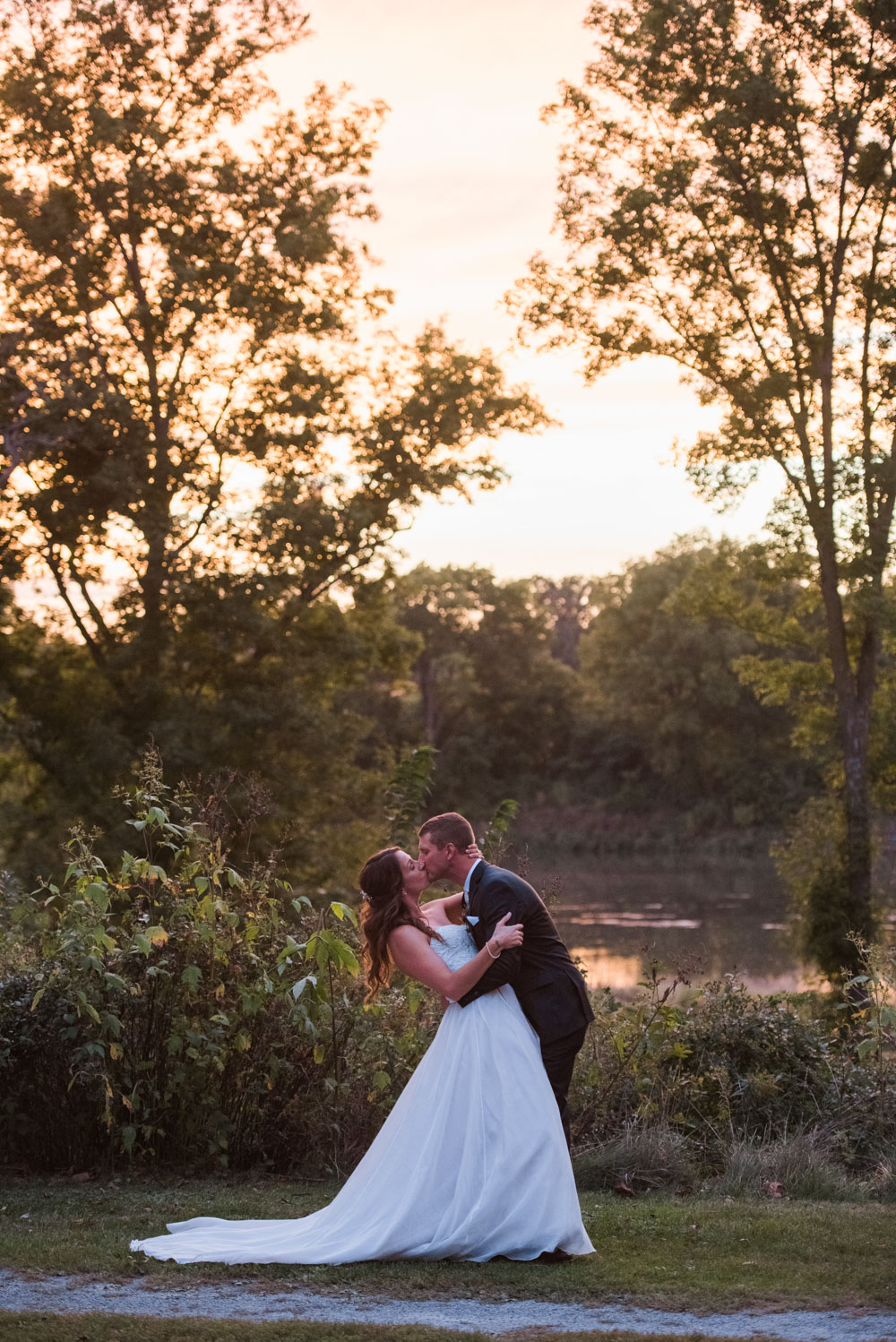 vineyard-bride-love-always-photography-ruthven-park-caygua-niagara-wedding-venue-toronto-southern-ontario056.jpg