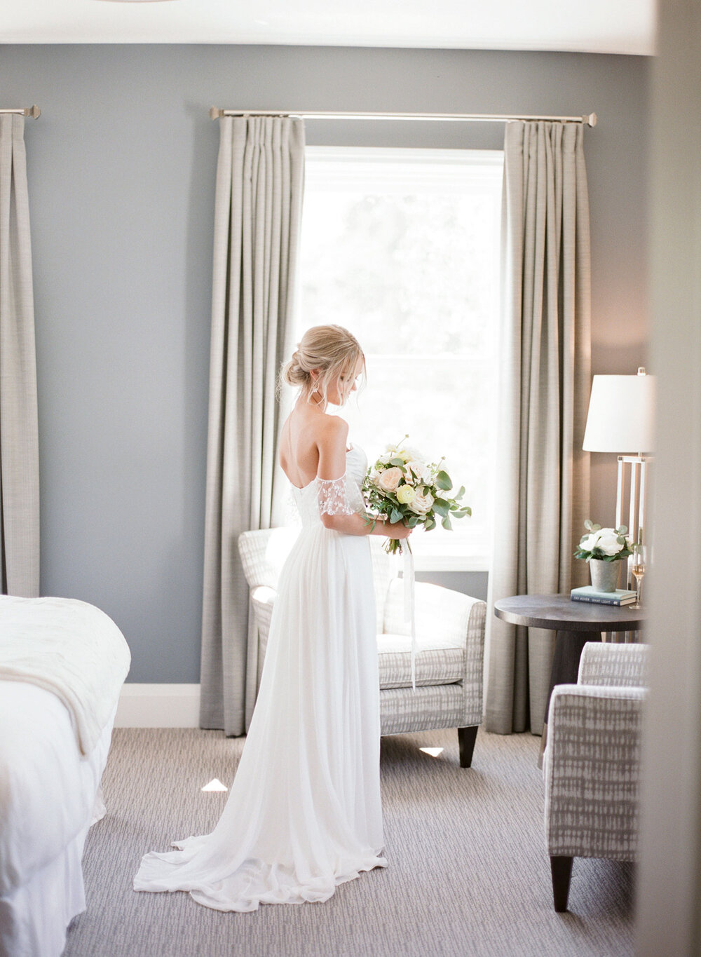 the-gate-house-niagara-on-the-lake-weddings-vineyard-bride-swish-list-photo-3.jpg