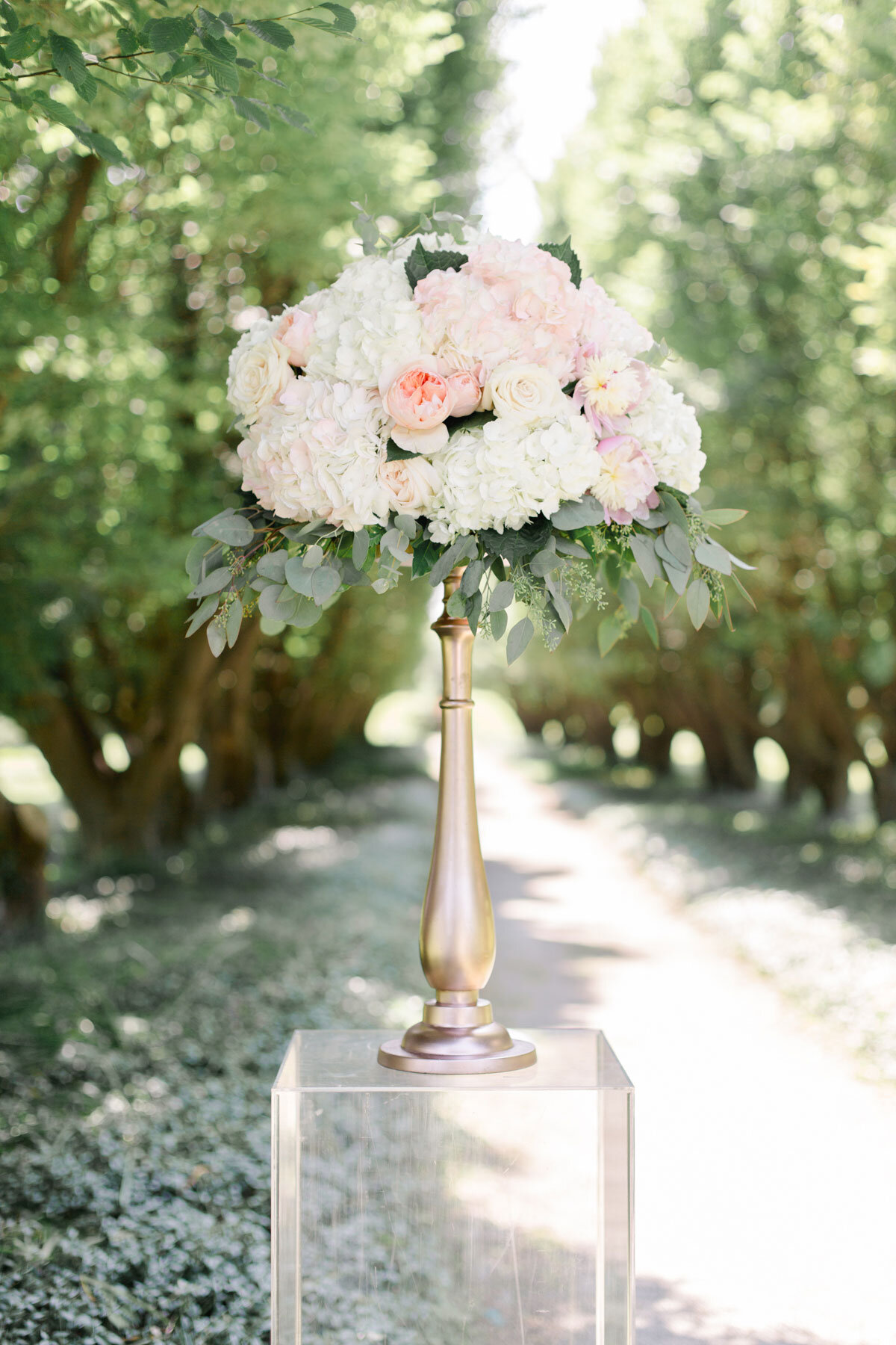 Chateau-des-Charmes-Wedding-Summer-Vineyard-Bride-Niagara-on-the-Lake-photos-by-Gemini-Photography-Ontario-0012.jpg