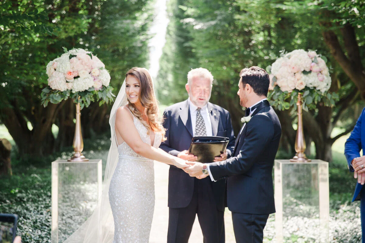 Chateau-des-Charmes-Wedding-Summer-Vineyard-Bride-Niagara-on-the-Lake-photos-by-Gemini-Photography-Ontario-0017.jpg