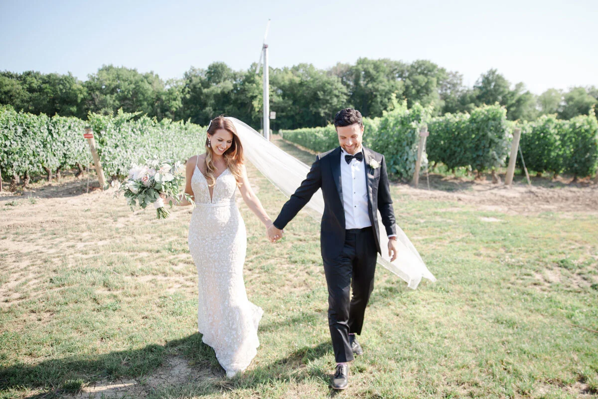 Chateau-des-Charmes-Wedding-Summer-Vineyard-Bride-Niagara-on-the-Lake-photos-by-Gemini-Photography-Ontario-0040.jpg