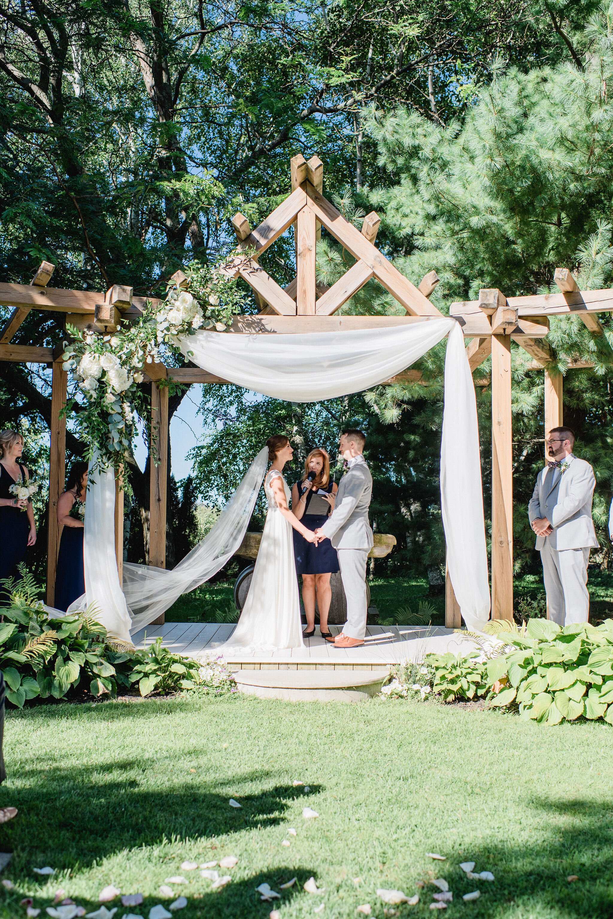Honsberger-Estate-Wedding-Summer-Winery-Vineyard-Bride-Niagara-on-the-Lake-photos-by-Jacqueline-James-Photography-0076.JPG