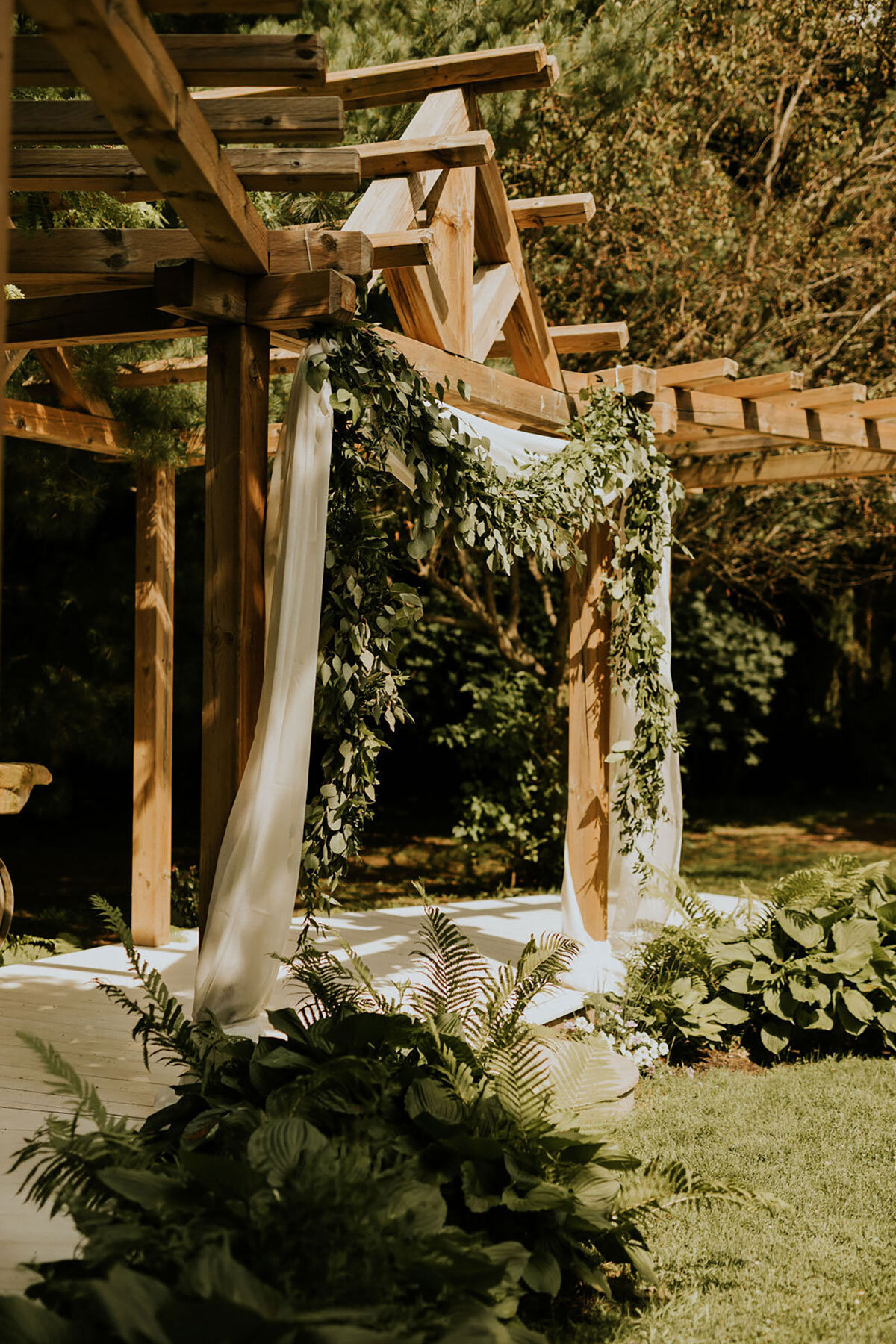 Honsberger-Estate-Wedding-Summer-Winery-Vineyard-Bride-Niagara-on-the-Lake-photos-by-Amos-Photography-0027.jpg