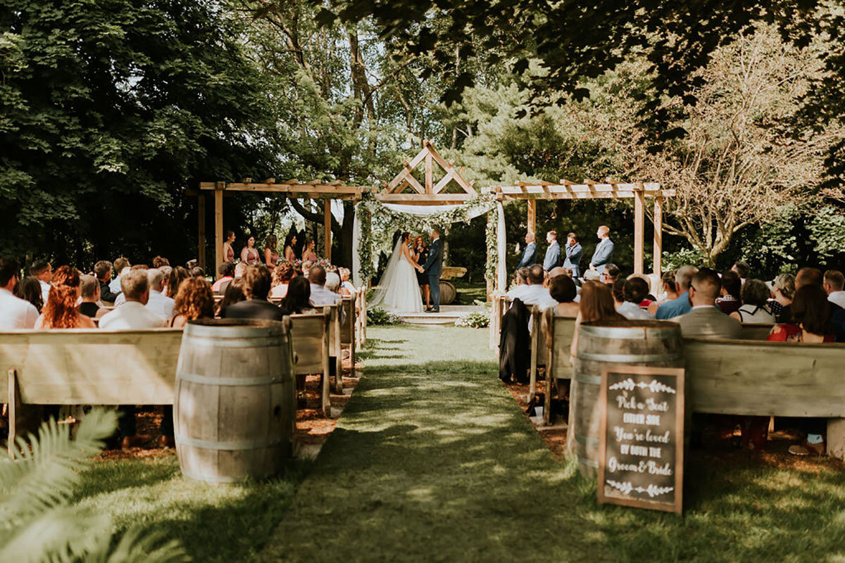 Honsberger-Estate-Wedding-Summer-Winery-Vineyard-Bride-Niagara-on-the-Lake-photos-by-Amos-Photography-0032.jpg