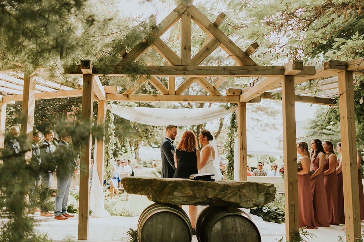 Honsberger-Estate-Wedding-Summer-Winery-Vineyard-Bride-Niagara-on-the-Lake-photos-by-Amos-Photography-0034.jpg