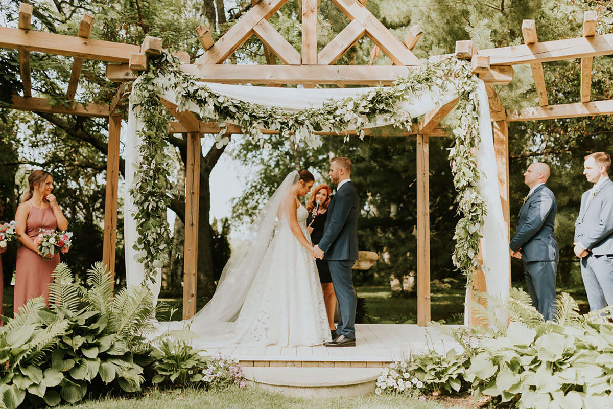 Honsberger-Estate-Wedding-Summer-Winery-Vineyard-Bride-Niagara-on-the-Lake-photos-by-Amos-Photography-0035.jpg