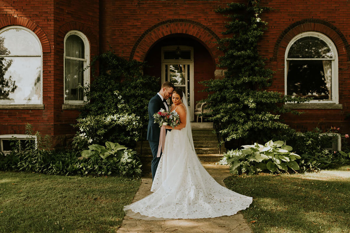 Honsberger-Estate-Wedding-Summer-Winery-Vineyard-Bride-Niagara-on-the-Lake-photos-by-Amos-Photography-0040.jpg