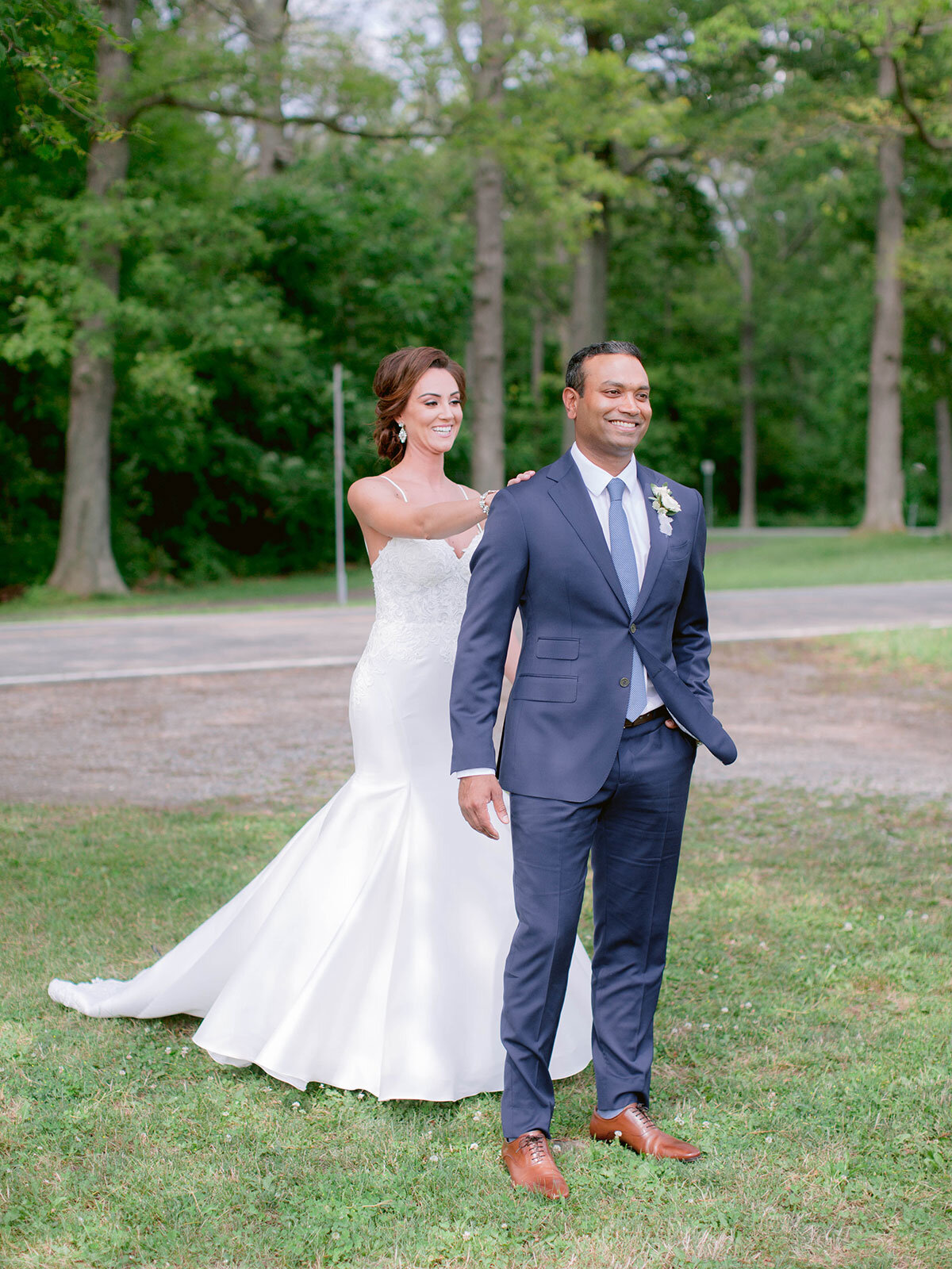 Queens-Landing-Wedding-Summer-Vintage-Hotels-Vineyard-Bride-Niagara-on-the-Lake-photos-by-Kurtz-Orpia-Photography-0024.jpg