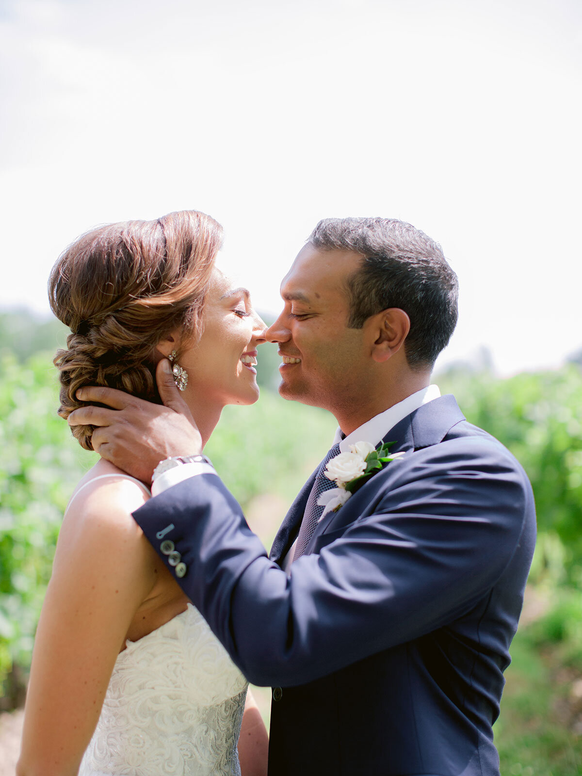 Queens-Landing-Wedding-Summer-Vintage-Hotels-Vineyard-Bride-Niagara-on-the-Lake-photos-by-Kurtz-Orpia-Photography-0031.jpg