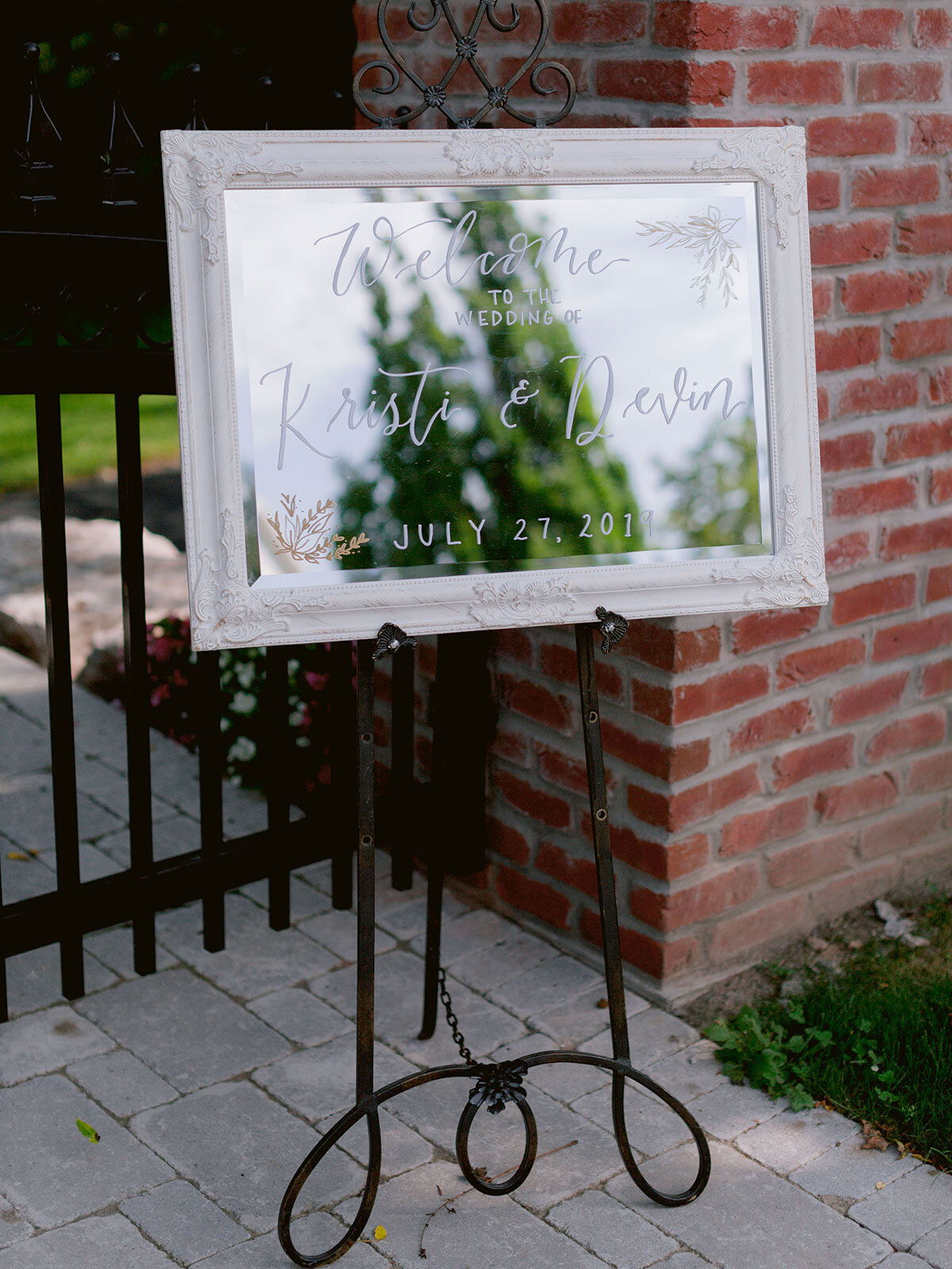 Queens-Landing-Wedding-Summer-Vintage-Hotels-Vineyard-Bride-Niagara-on-the-Lake-photos-by-Kurtz-Orpia-Photography-0049.jpg