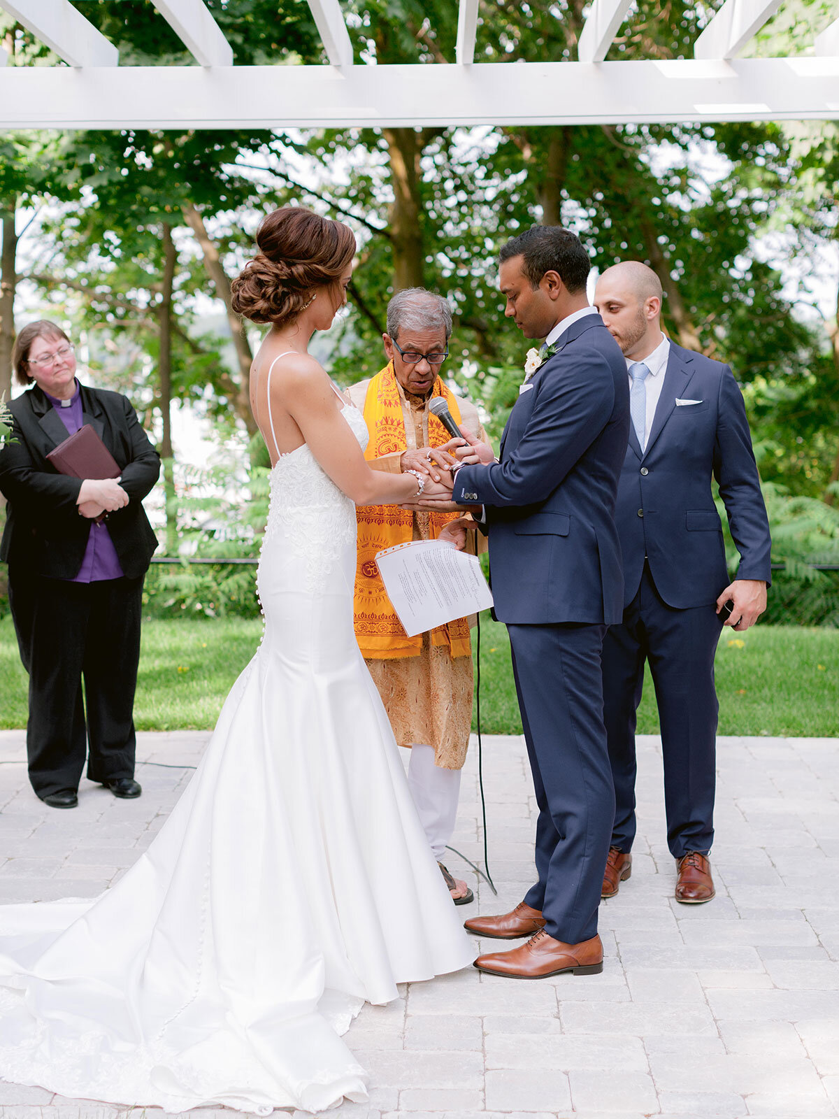 Queens-Landing-Wedding-Summer-Vintage-Hotels-Vineyard-Bride-Niagara-on-the-Lake-photos-by-Kurtz-Orpia-Photography-0058.jpg