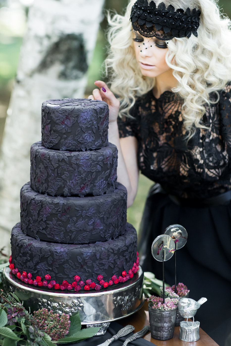 ooh-la-la-designs-vineyard-bride-swish-list-honsberger-estate-winery-jordan-halloween-editorial-16.jpg