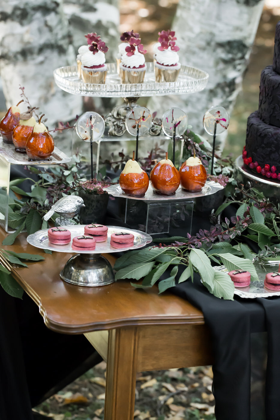 ooh-la-la-designs-vineyard-bride-swish-list-honsberger-estate-winery-jordan-halloween-editorial-38.jpg