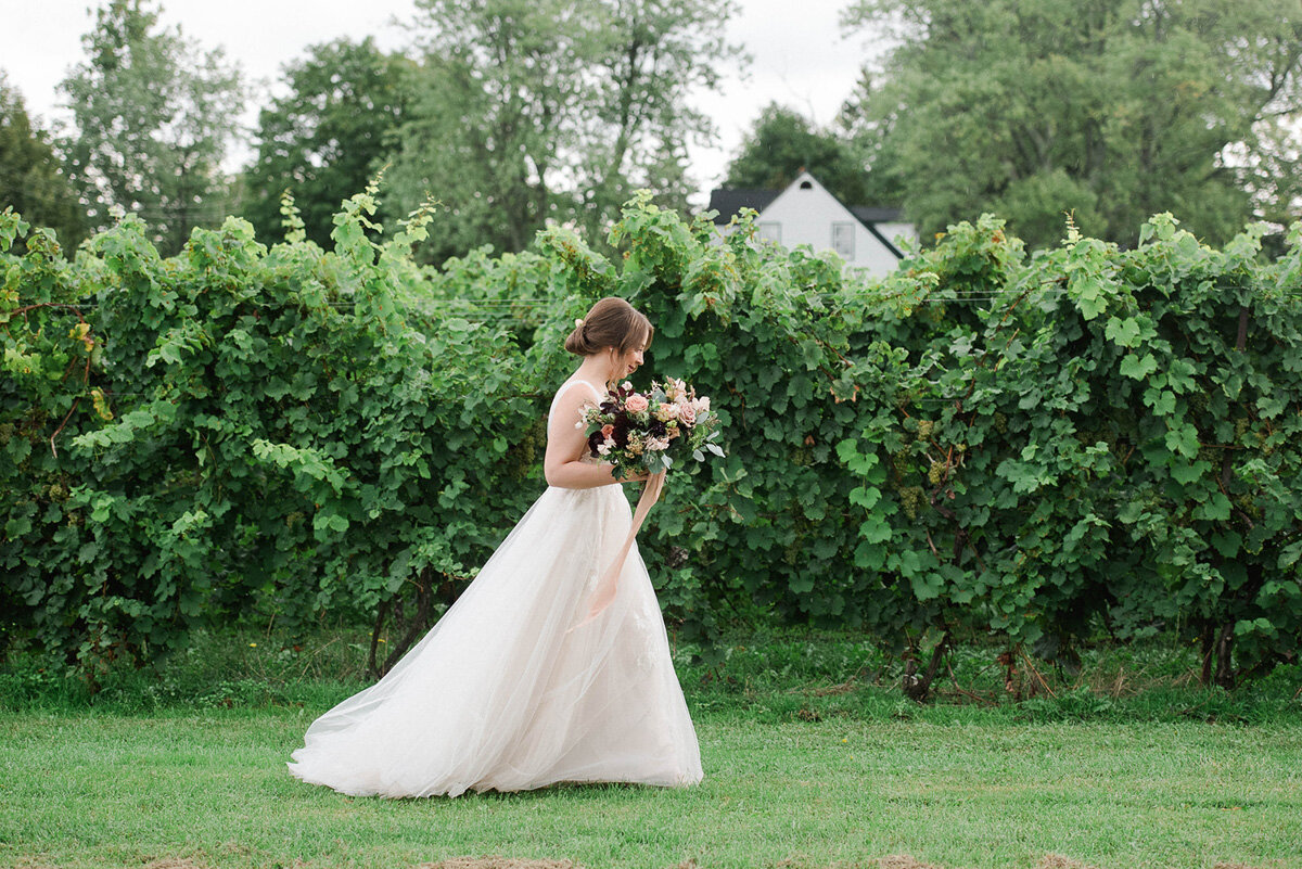 wedding-bliss-vineyard-bride-swish-list-kurtz-orchards-niagara-on-the-lake-wedding-23.jpg