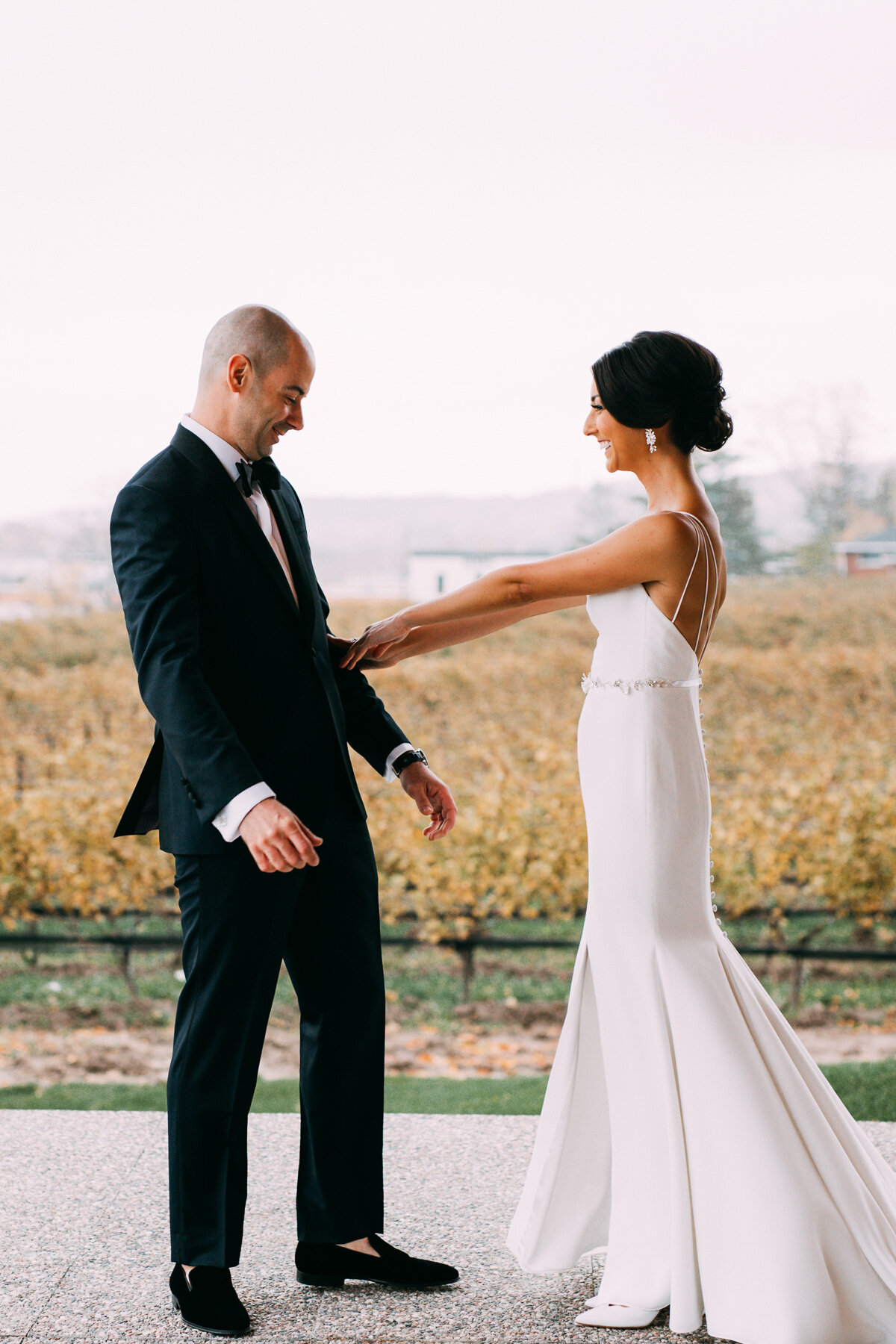 young-glass-vineyard-bride-swish-list-ravine-vineyard-niagara-on-the-lake-wedding-21.jpg