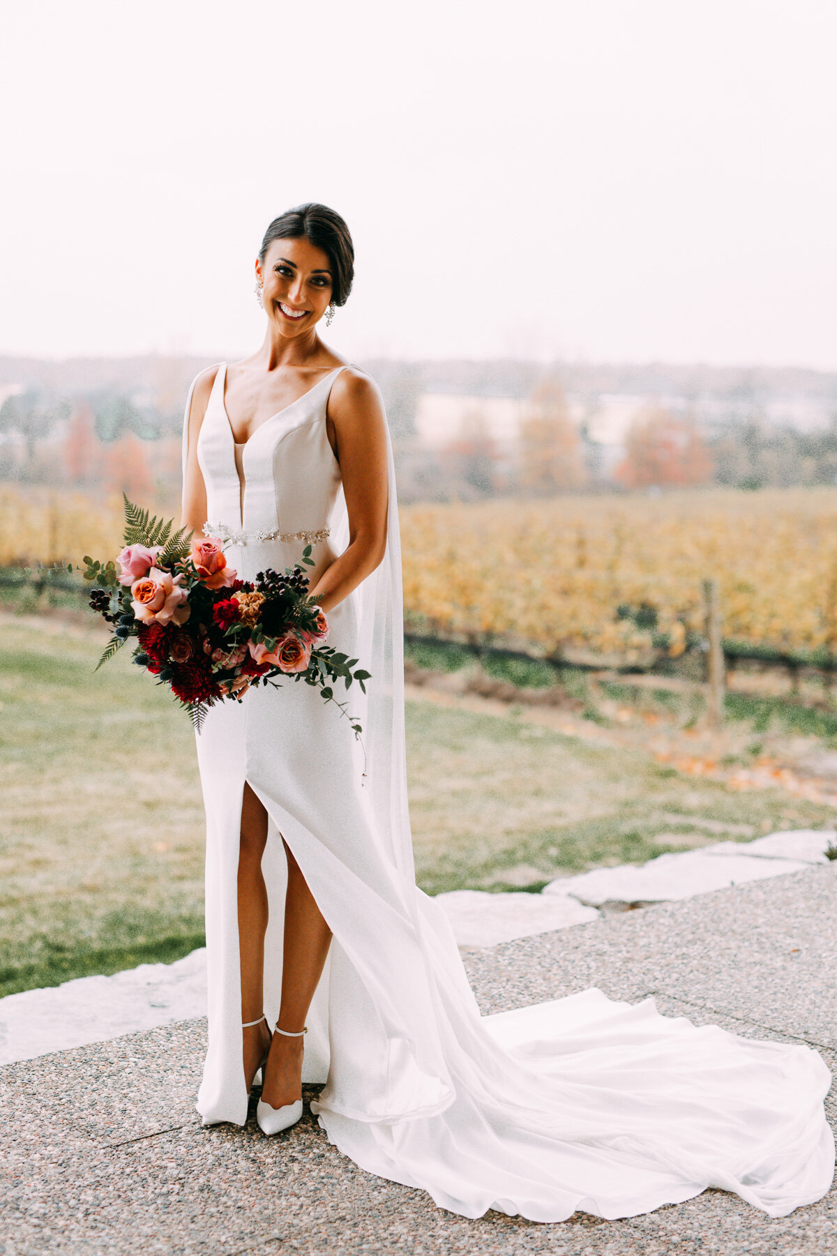 young-glass-vineyard-bride-swish-list-ravine-vineyard-niagara-on-the-lake-wedding-32.jpg