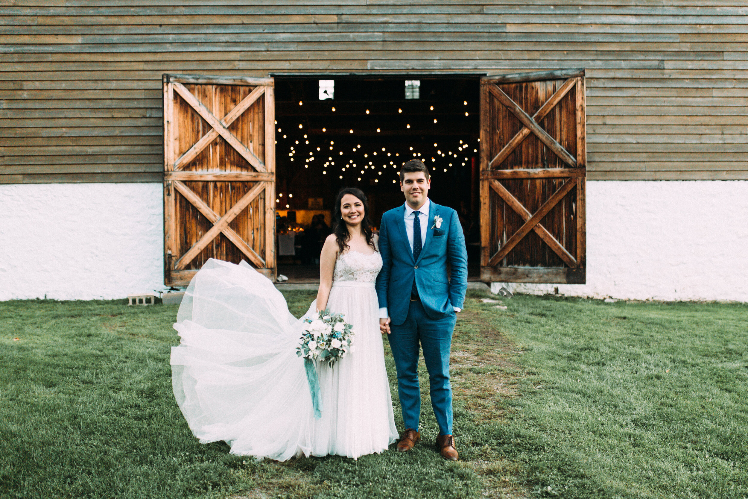 vineyard-bride-southern-ontario-wedding-resource-balls-falls-wedding-amanda-cowley-events-lush-florals-rustic-barn-outdoor-ceremony-donut-wall-036.JPG