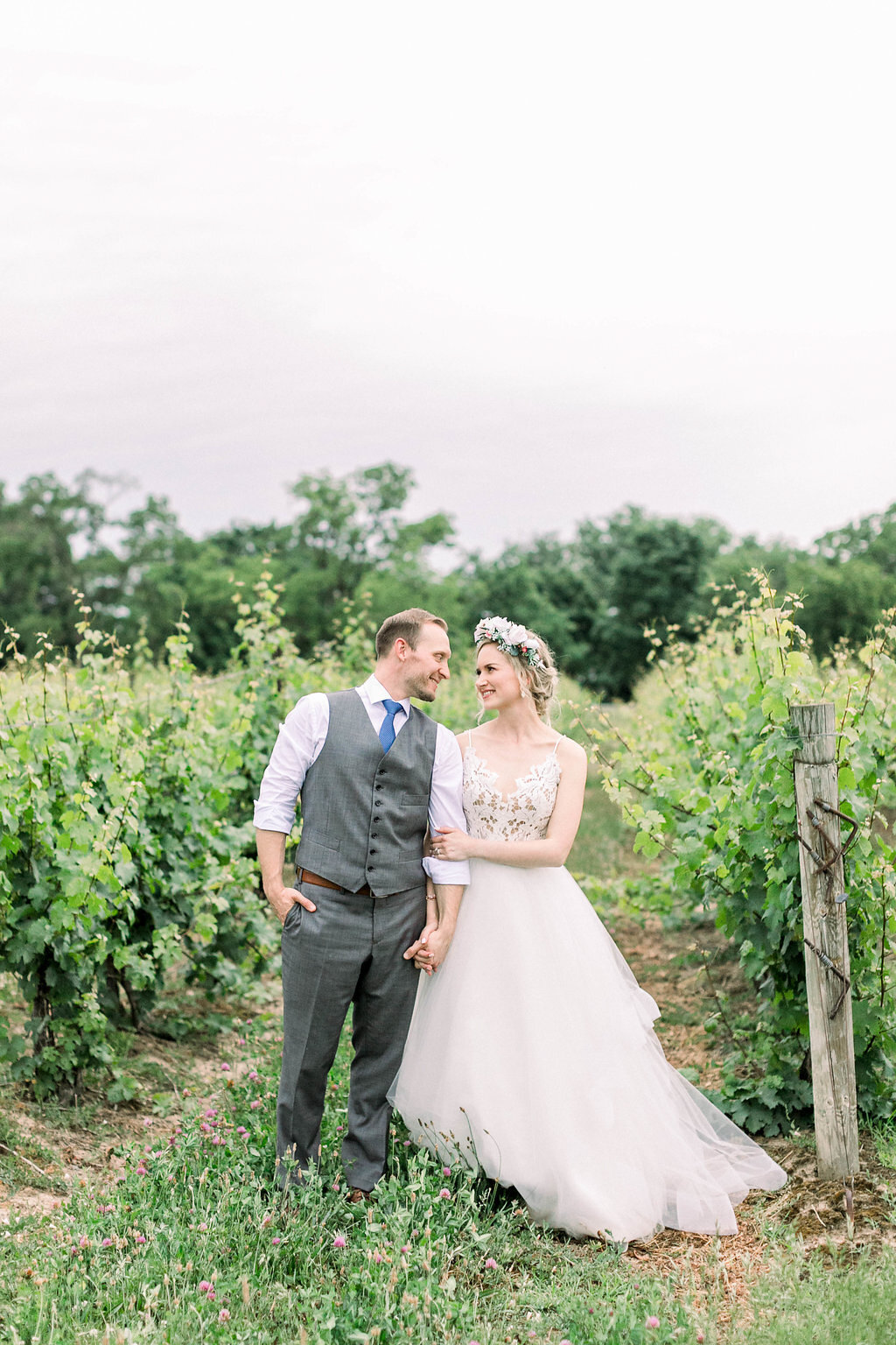 elizabeth-in-love-vineyard-bride-swish-list-gracewood-estate-niagara-on-the-lake-wedding-71.jpg